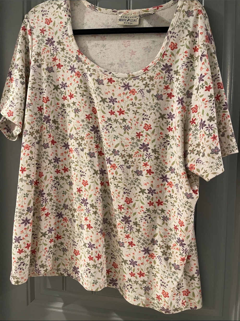White Stag Cream Scoop Neck Floral Short Sleeve Tee